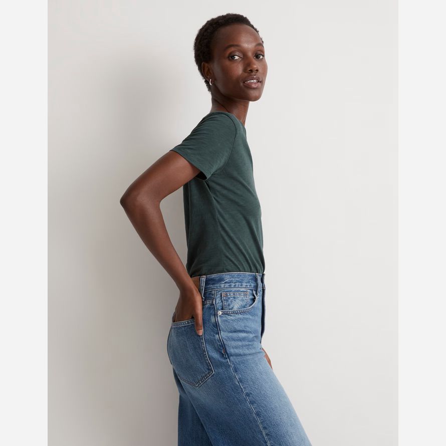 madewell murmure coton À col en v pour femmes t-shirts vert foncé